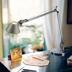 STALINIS ŠVIESTUVAS TOLOMEO TABLE METAL PILKAS | BODY internetu